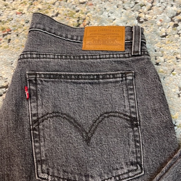 Levi Wedgie Straight Distressed Gray - Picture 2 of 5